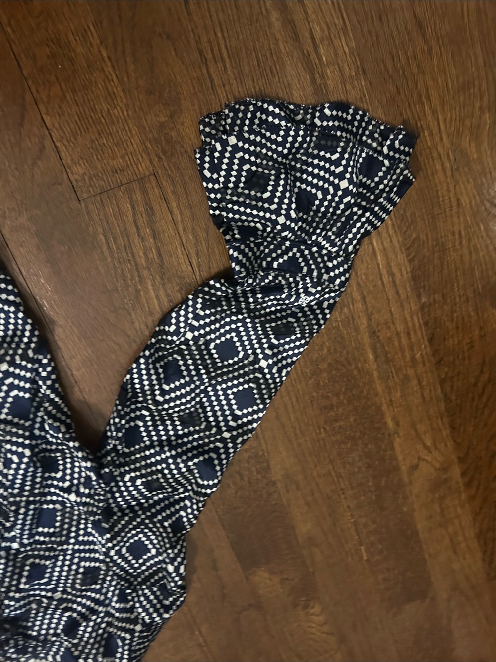 Tory Burch Geometric Print Silk Blend Blouse Size 0 NWT - Picture 4 of 6